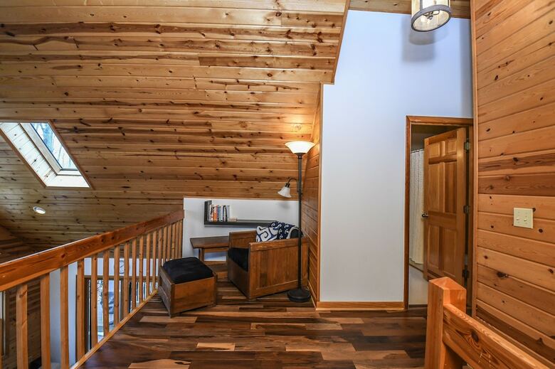 Swimming Bear Lodge 4 Bedroom House
