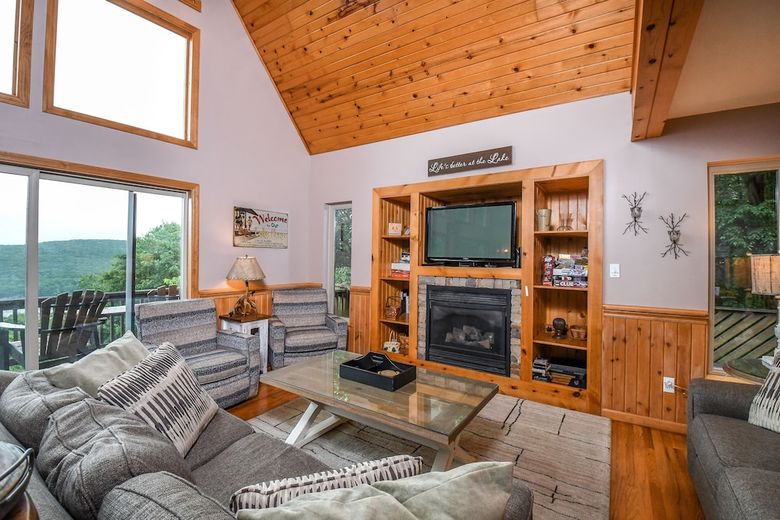 Scenic Overlook 6 Bedroom House