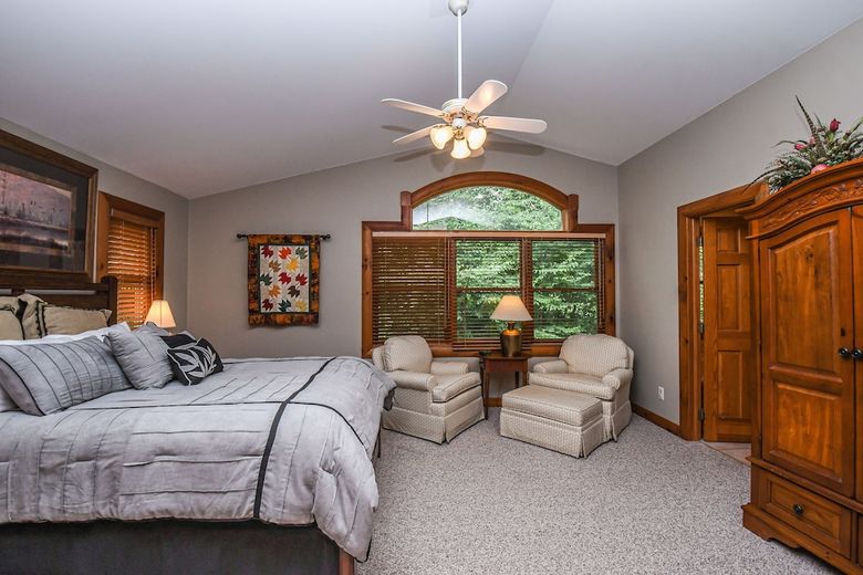 One Ski Hill 5 Bedroom House