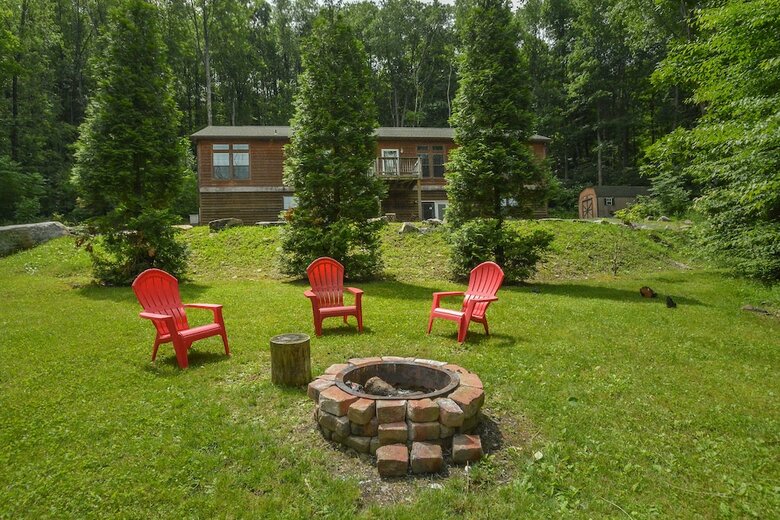 Hillside Hideaway 5 Bedroom House