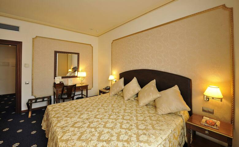 Hotel Roger De Lluria