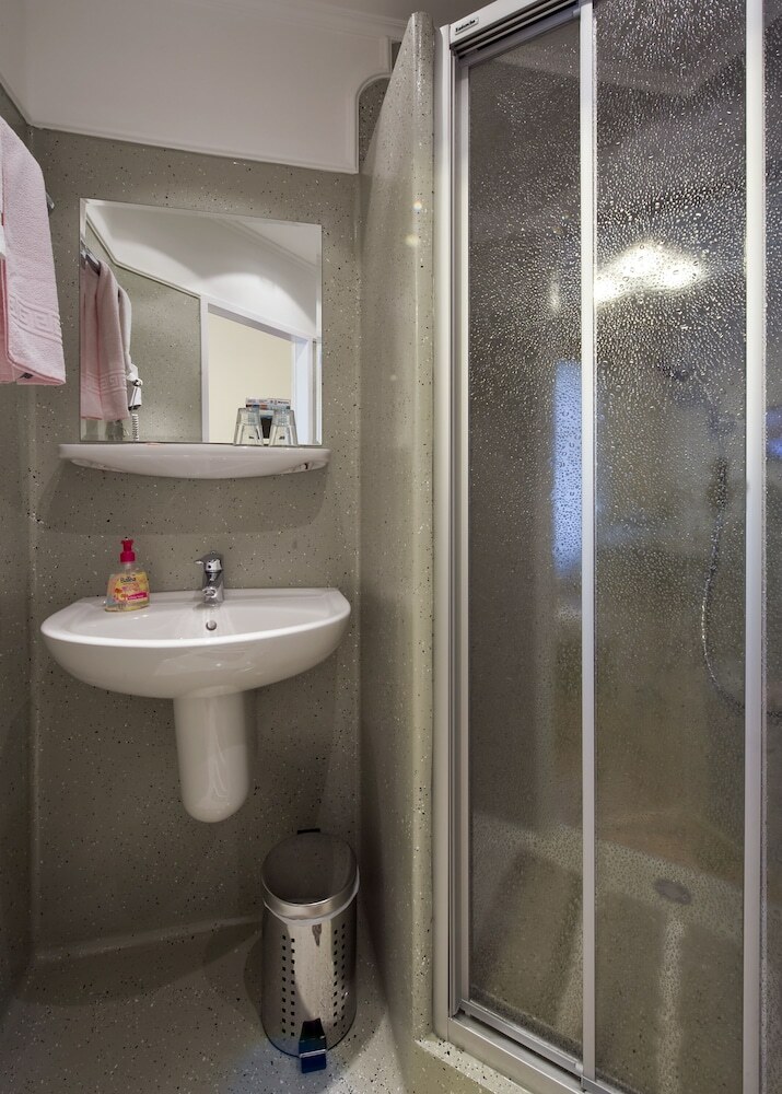Hotel K&t Boardinghouse