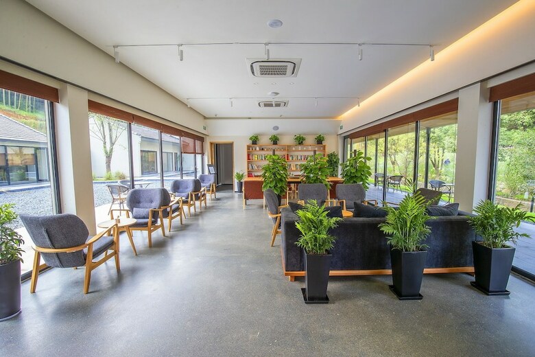 Aanji  Manyuan  Waterfront Hotel
