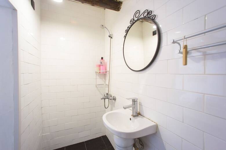 Hard Candy Apartment No.9