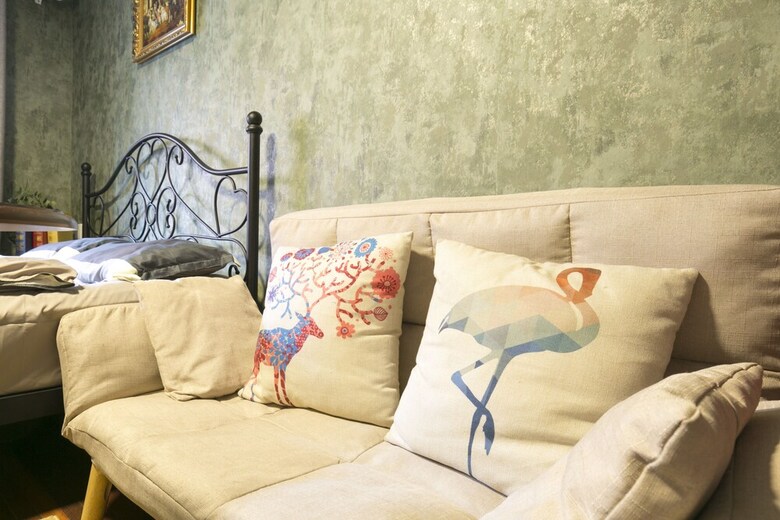 Hard Candy Apartment No.11