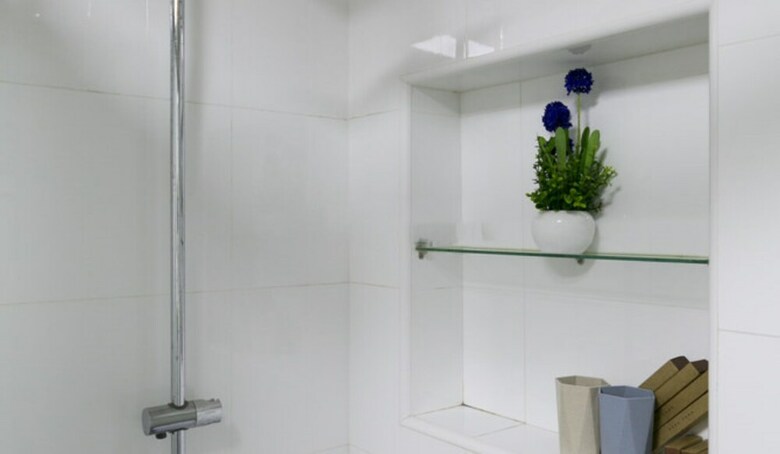 Hard Candy Apartment No.7