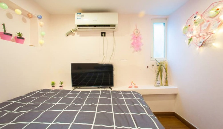 Hard Candy Apartment No.12