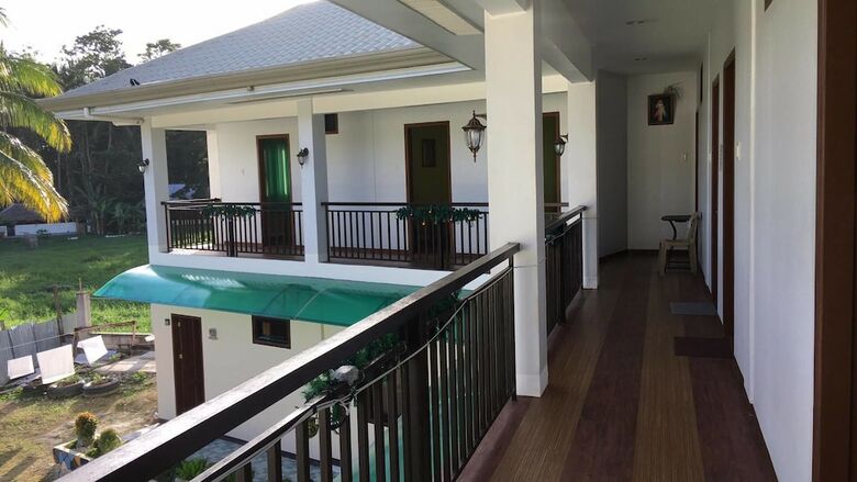 Bed & Breakfast Racadisson Tourist Inn