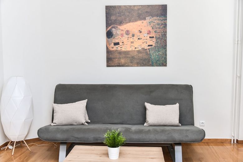 Warm And Cozy Apartment In Athens