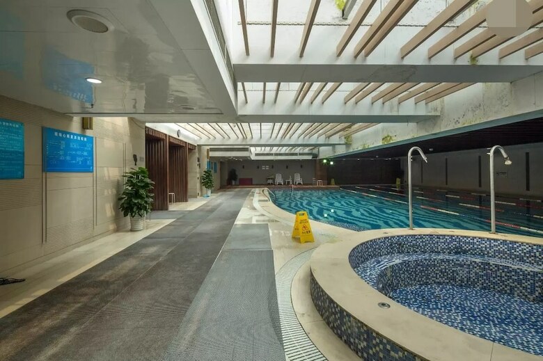Chengdu Skyline International Apartment