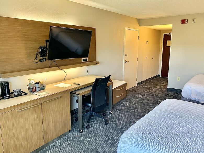 Hotel Courtyard By Marriott Harrisonburg
