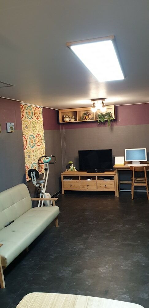 Hostal Young Stay - Hostel