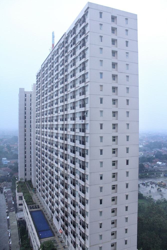 Hostal Oyo 266 Margonda Residence 5