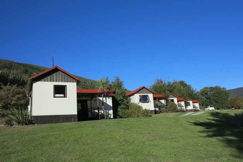 Tophouse Mountain View Cottages