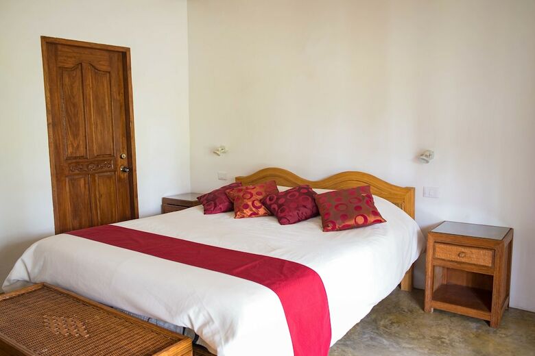 Hotel Fish Unlimited Beach & Dive Resort