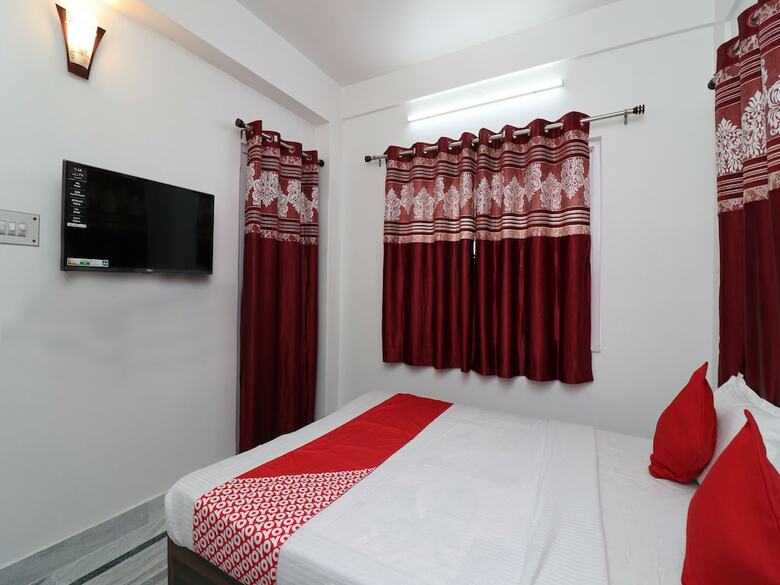 Hotel Oyo 23229 The White Heaven