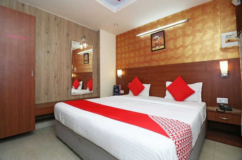 Hotel Oyo 24232 Mj International