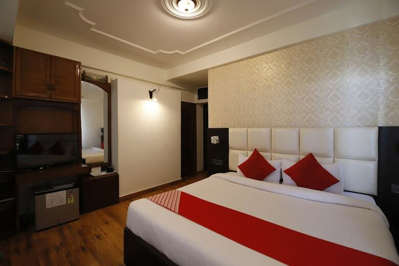 Hotel Oyo 19679 Shimla Palace