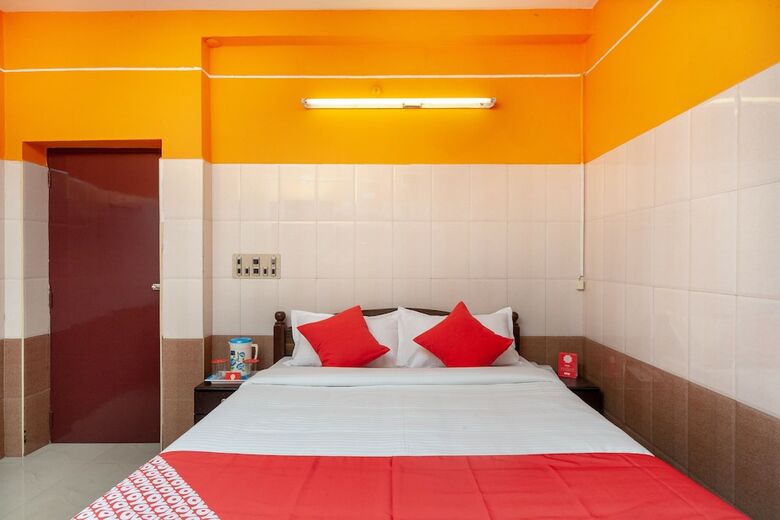 Hotel Oyo 23455 Varsha Residency