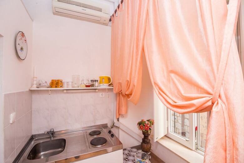 Ana's Apartments
