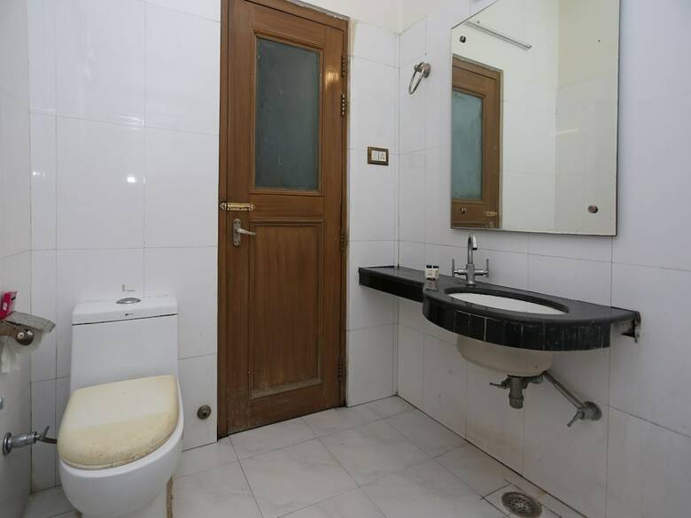 Hotel Oyo 19334 Flagship Shanta Inn Charbagh