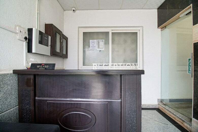 Hotel Oyo 20024 Silverkey Golf Course Road