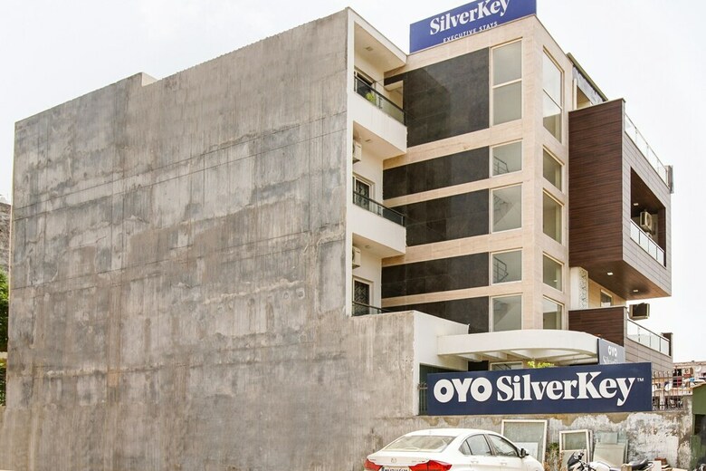 Hotel Oyo 20024 Silverkey Golf Course Road