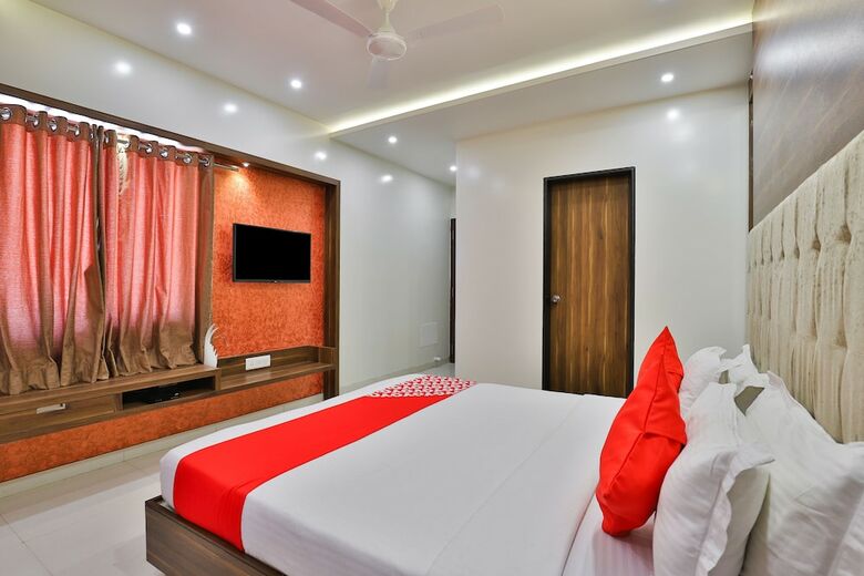 Oyo 22869 Hotel Comfort