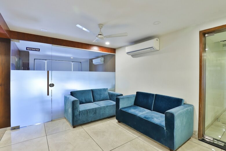 Oyo 22869 Hotel Comfort