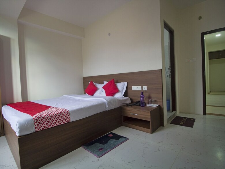 Hotel Oyo 22743 Rising Inn