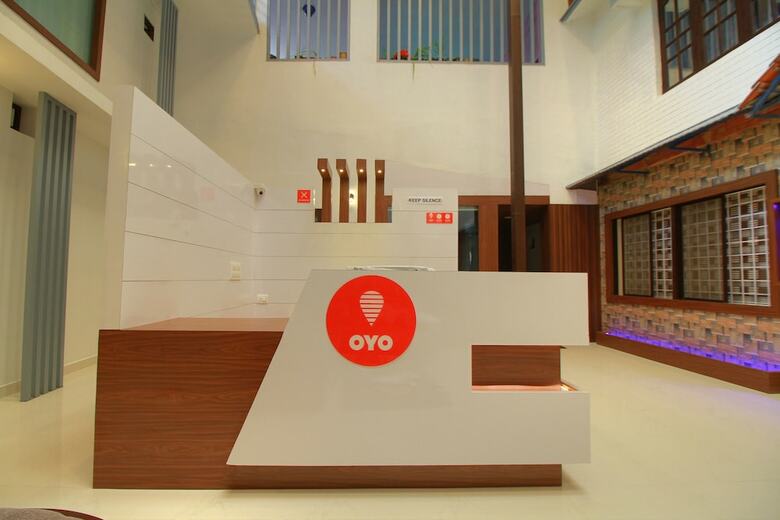 Hotel Oyo 16047 Igloo Residency