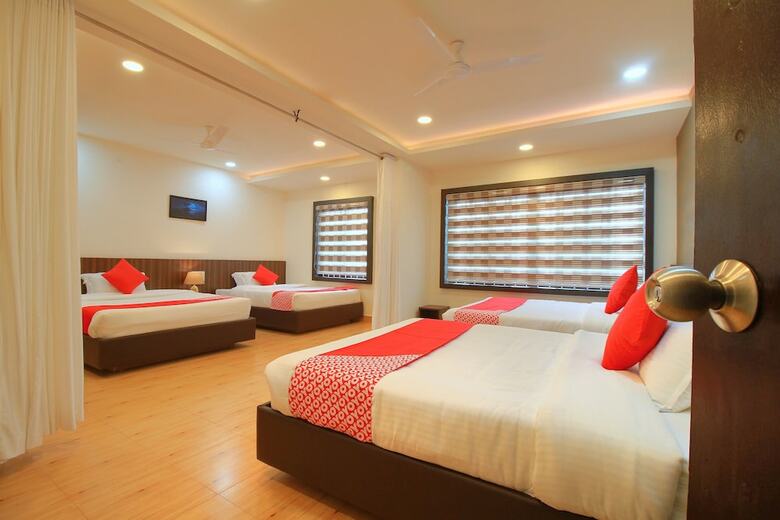 Hotel Oyo 16047 Igloo Residency