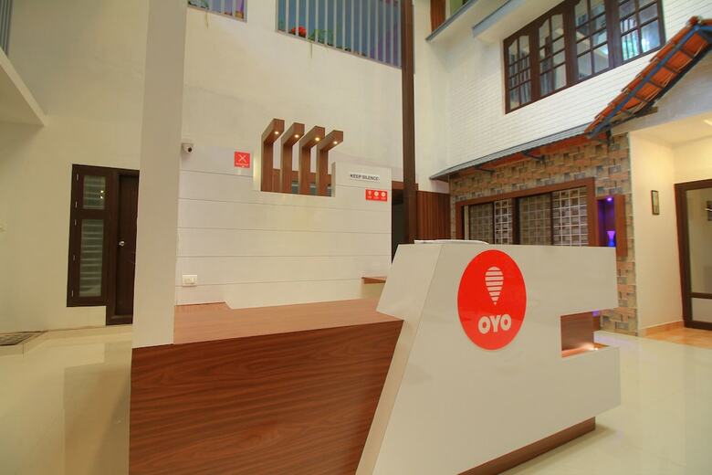Hotel Oyo 16047 Igloo Residency