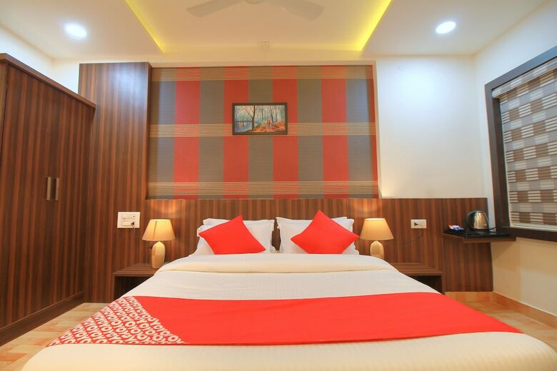 Hotel Oyo 16047 Igloo Residency