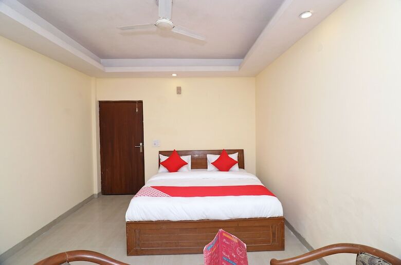 Oyo 19484 Hotel Cubic Inn