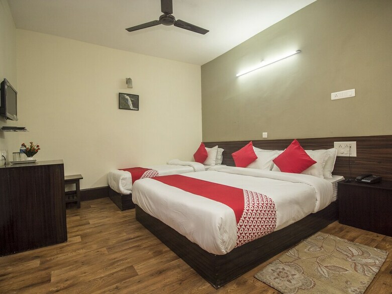 Oyo 17039 Hotel Omkar