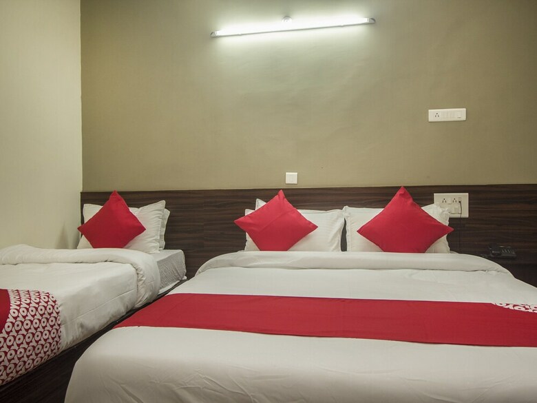 Oyo 17039 Hotel Omkar