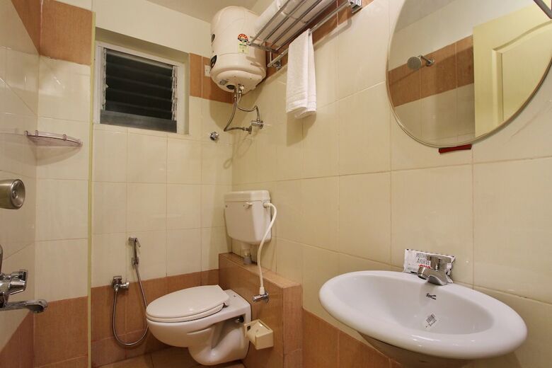 Hotel Oyo 20034 Silverkey Mettupalayam Highway