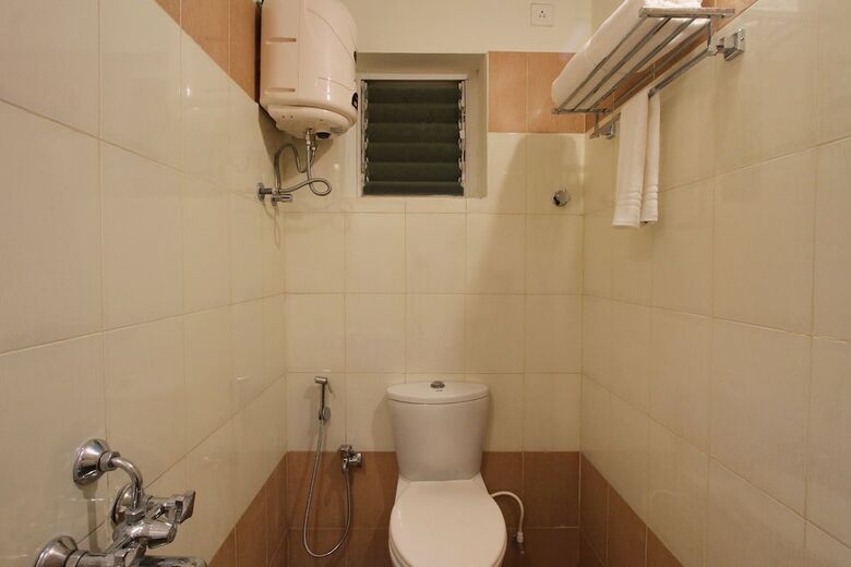 Hotel Oyo 20034 Silverkey Mettupalayam Highway