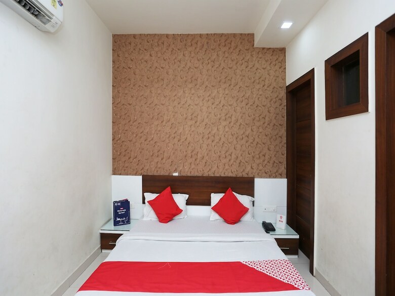 Oyo 17280 Hotel Shivaay