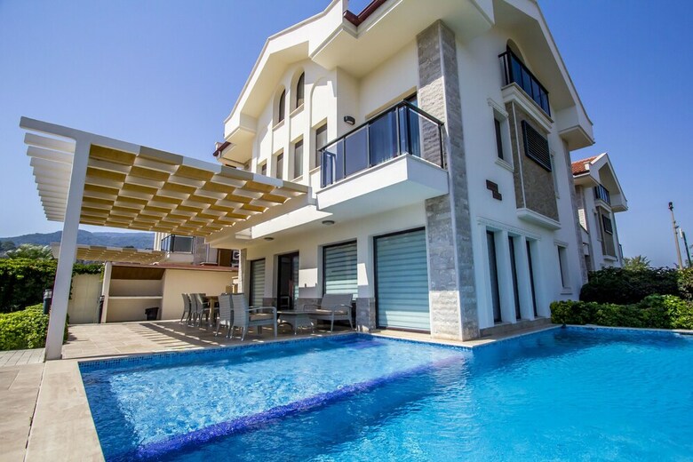 Villa East By Tatilpremium