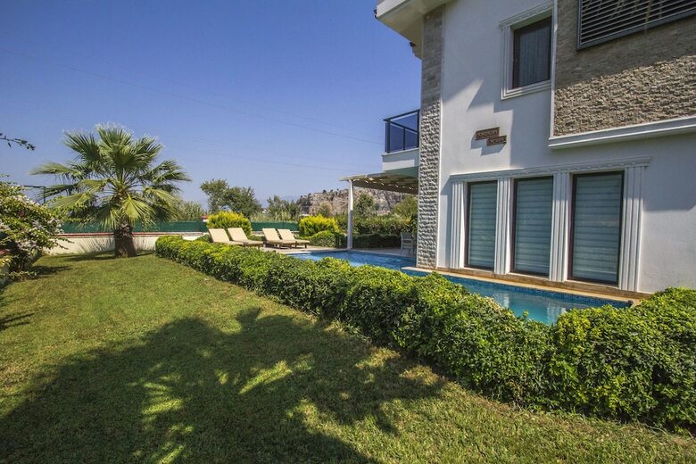 Villa West By Tatilpremium