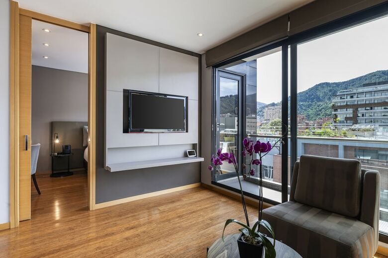 Aparthotel 93 Luxury Suites & Residences