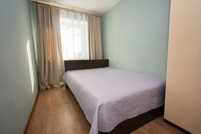 Hostal Breeze Hotel - Hostel