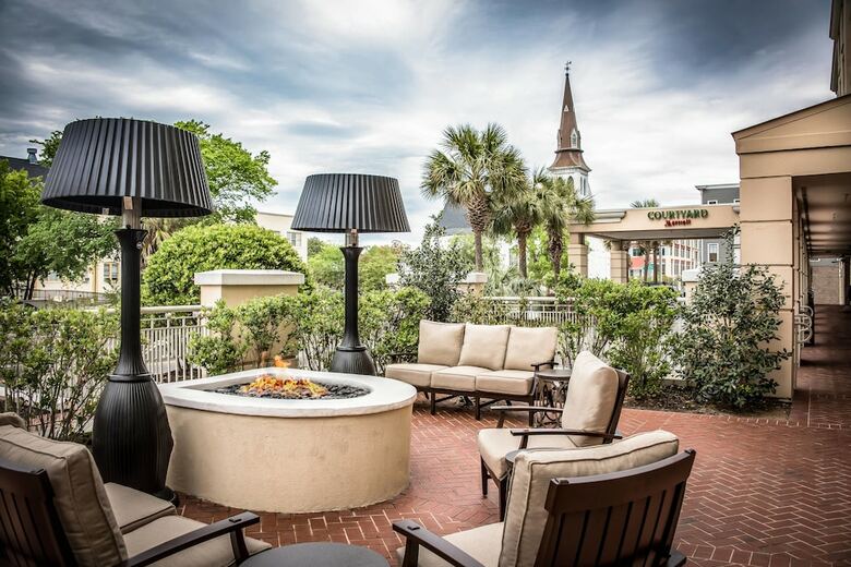 Hotel Courtyard Charleston Historic District