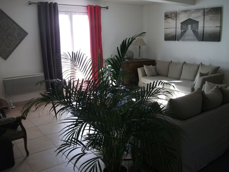 Hotel Le Clos Du Pav�