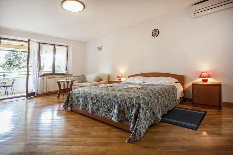 Apartments Cademia