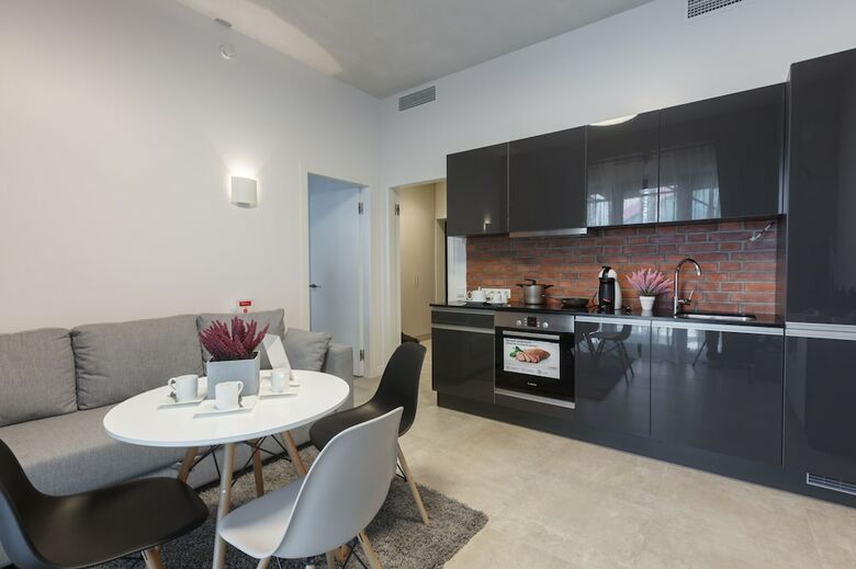 Docklands Apart Hotel