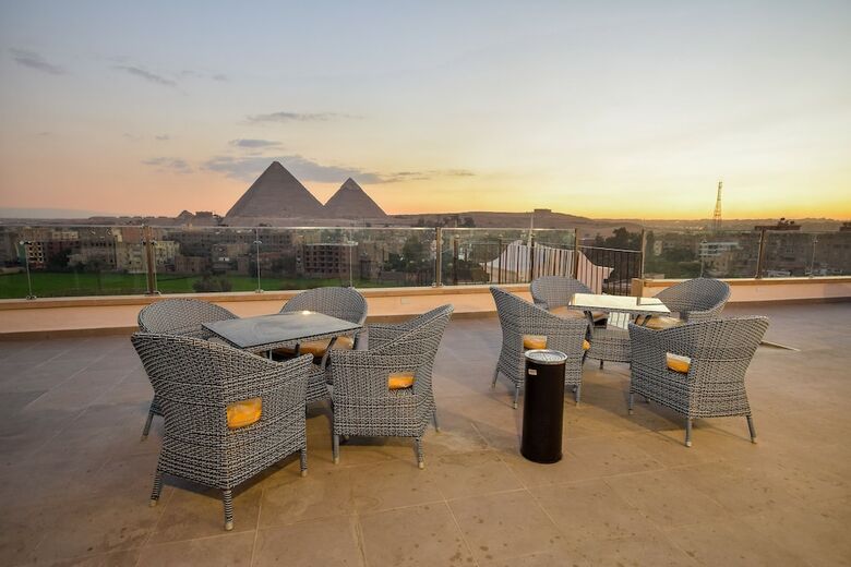 Pyramids Eyes Hotel
