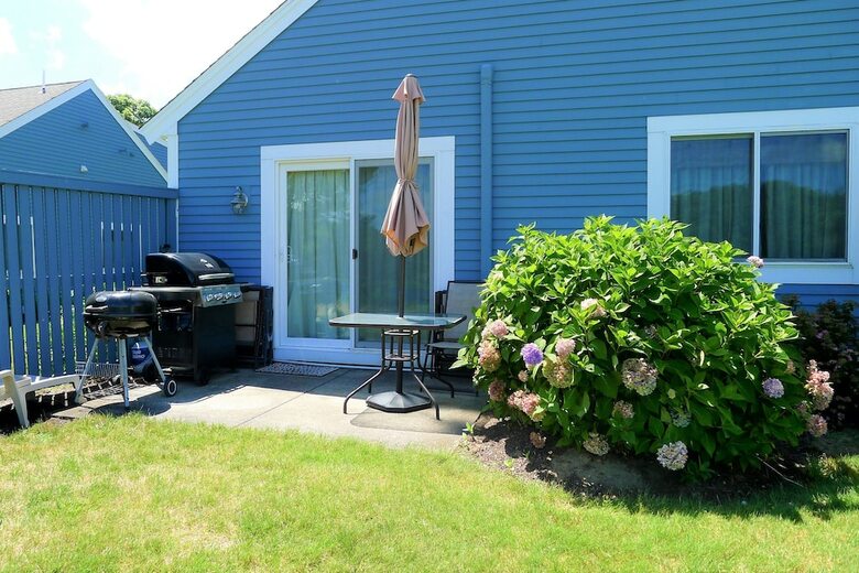 69 Middlecott - 2 Bedroom Condo